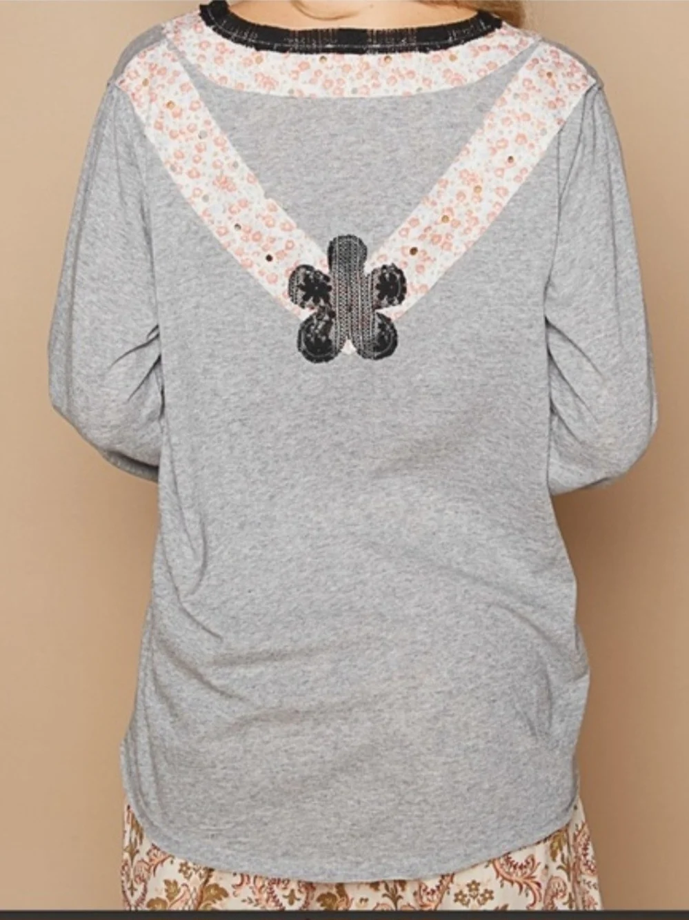 POL Boho Floral Patchwork V-Neck Long Sleeve Top Gray Black Boutique Size Large - Picture 4 of 12